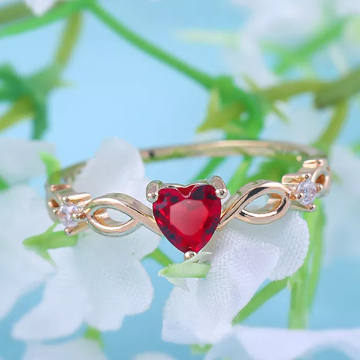 Hermoso Anillo con Forma de Corazón.