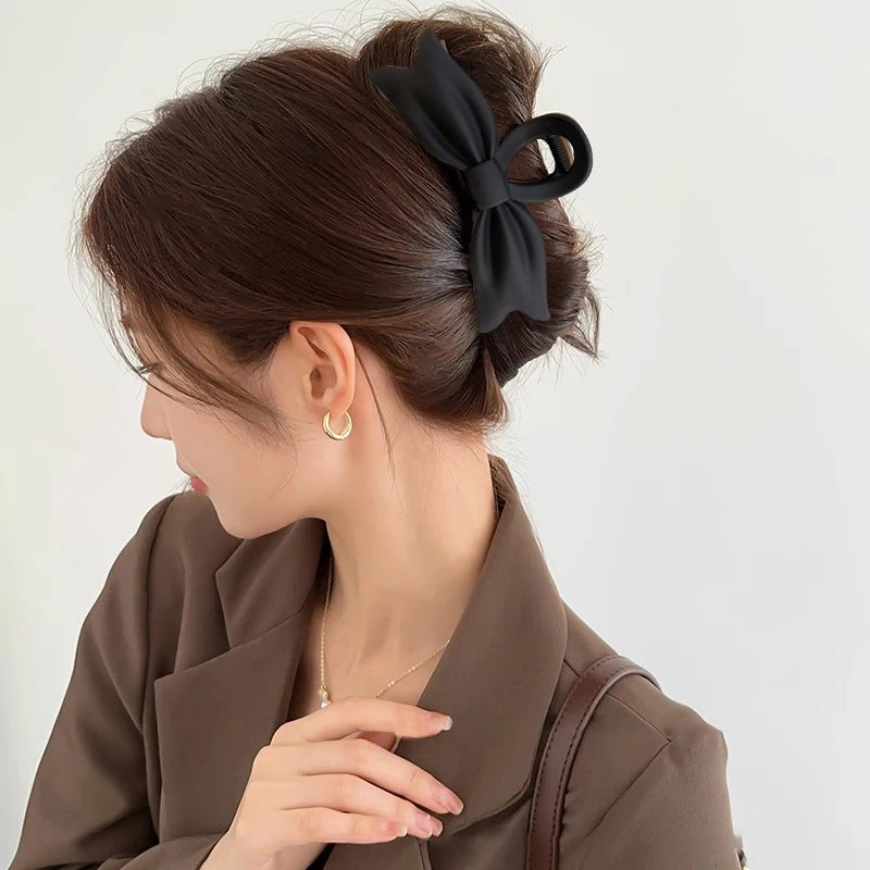 Clip Grande para Cabello en Negro - Elegante Estilo Francés