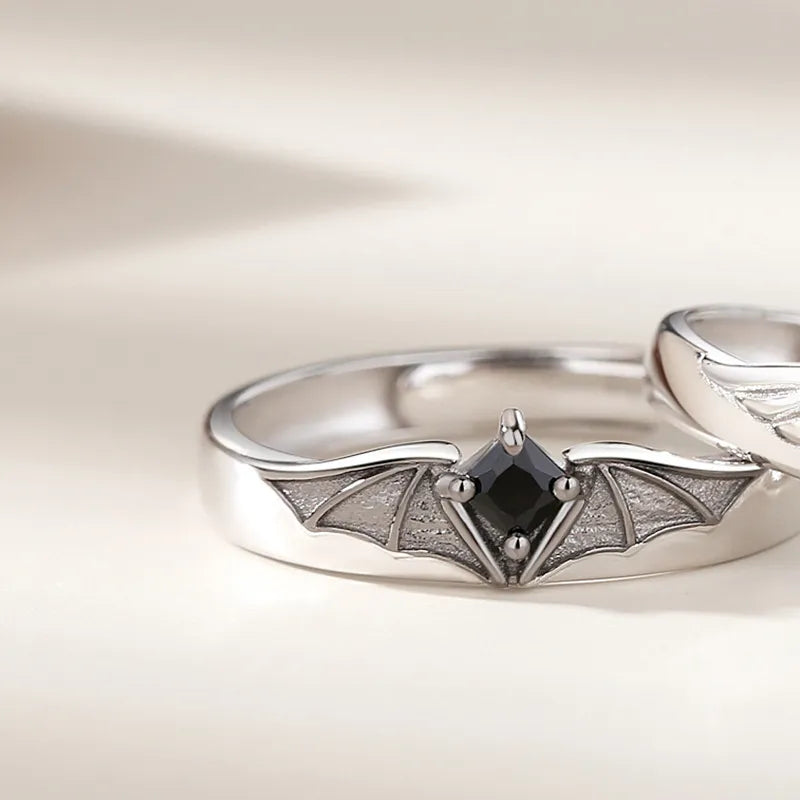 Anillos de Pareja Ángel y Demonio: Diseño de Alas.